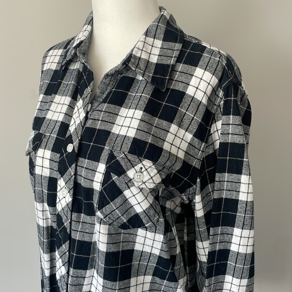 Plaid Long Sleeve- Black&White
